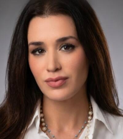 Headshot photo Headshot photo