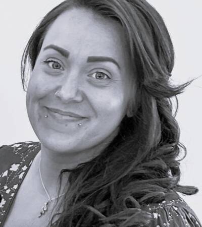 Author Photo - Leanne Ross